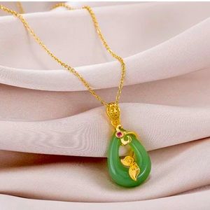 Oval Shape Jade Gemstone Necklace